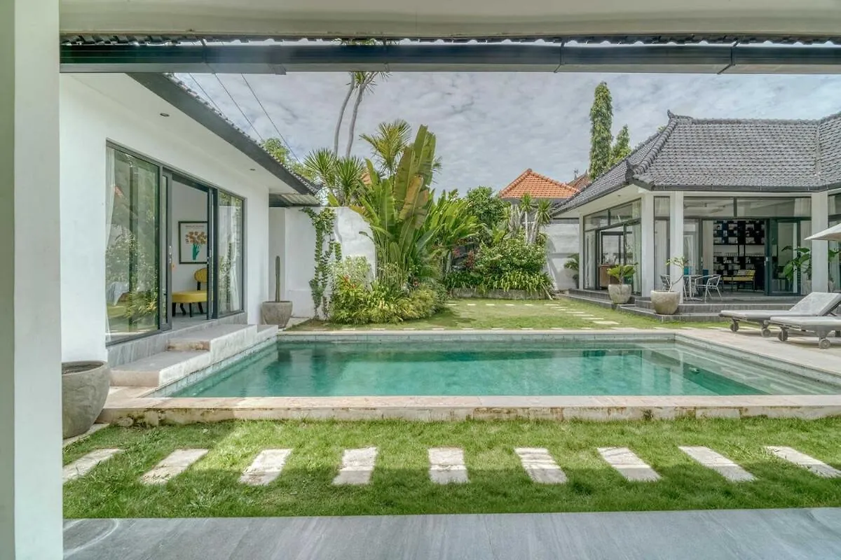 Moonwake Villa Brand New 4Br In Berawa Canggu