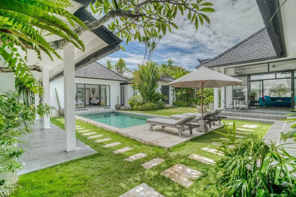 Moonwake Villa Brand New 4Br In Berawa Canggu  0*, Canggu (Bali)