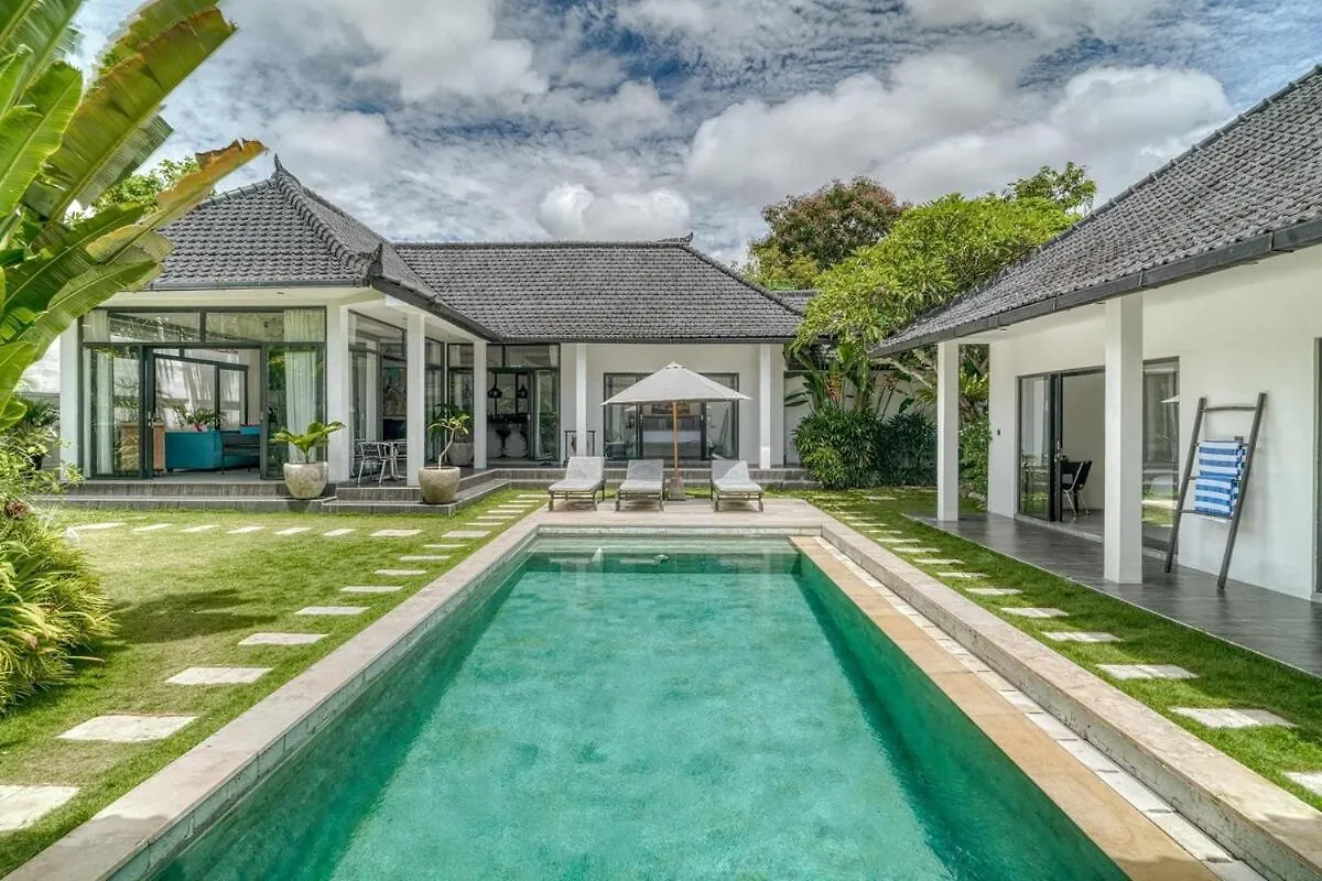 Moonwake Villa Brand New 4Br In Berawa Canggu
