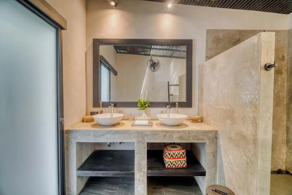 Moonwake Villa Brand New 4Br In Berawa Canggu  0*, Canggu (Bali)