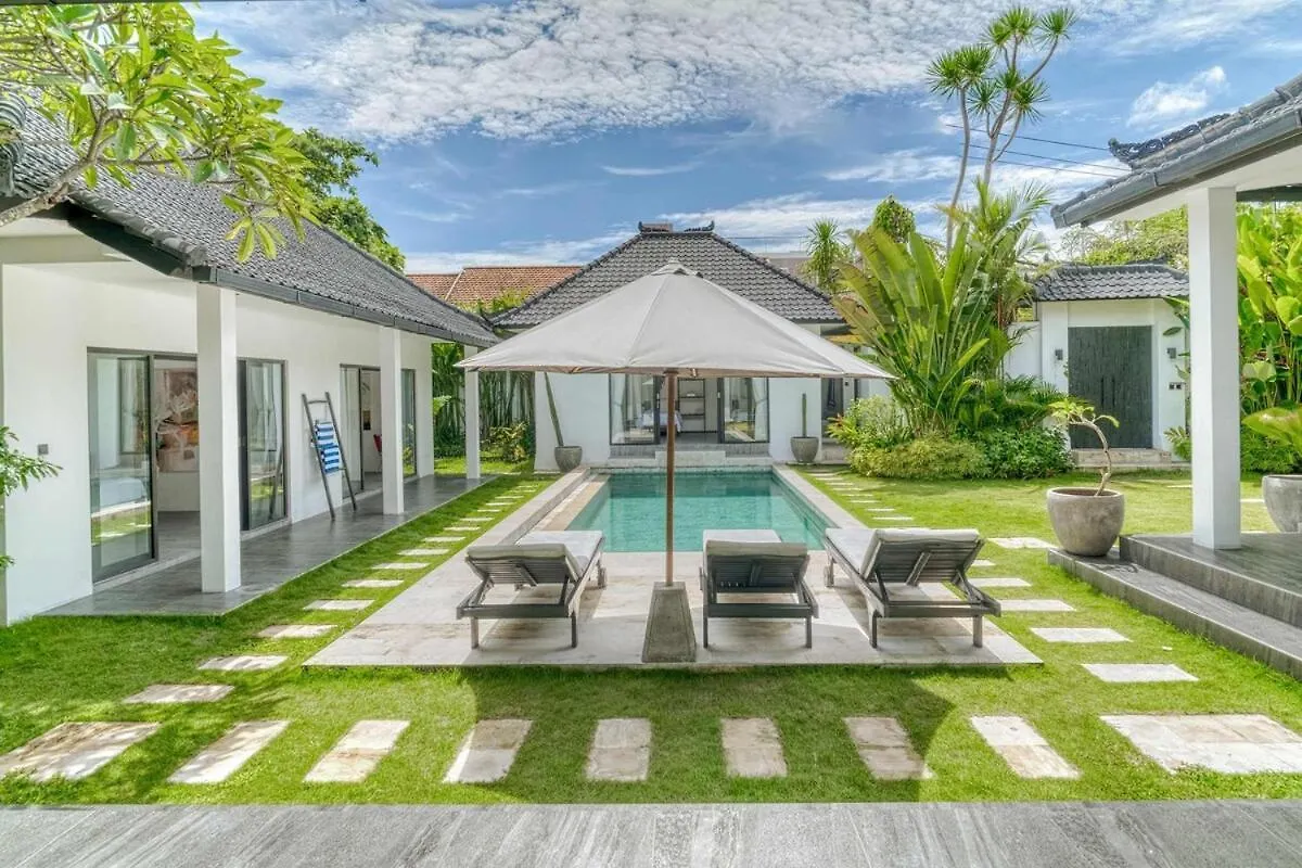 Moonwake Villa Brand New 4Br In Berawa Canggu